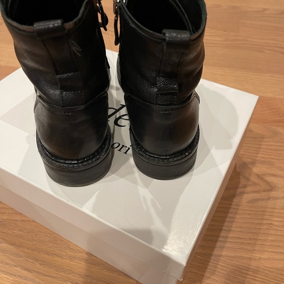 Black leather booties size 7 - Picture 5 of 9